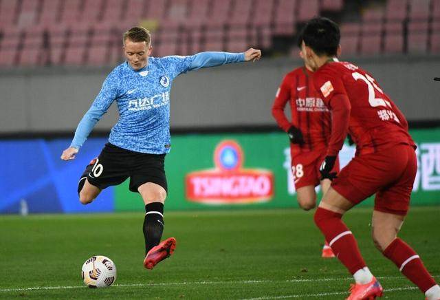 芒果体育奇异果体育-还得靠外援！拉尔森2场造2球 大连取赛季首个连胜