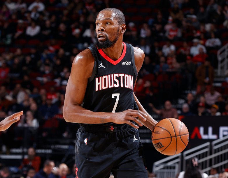 芒果体育奇异果体育-杜兰特双里程碑：总三分升历史第十 神迹比肩詹库乔丹历史第5人