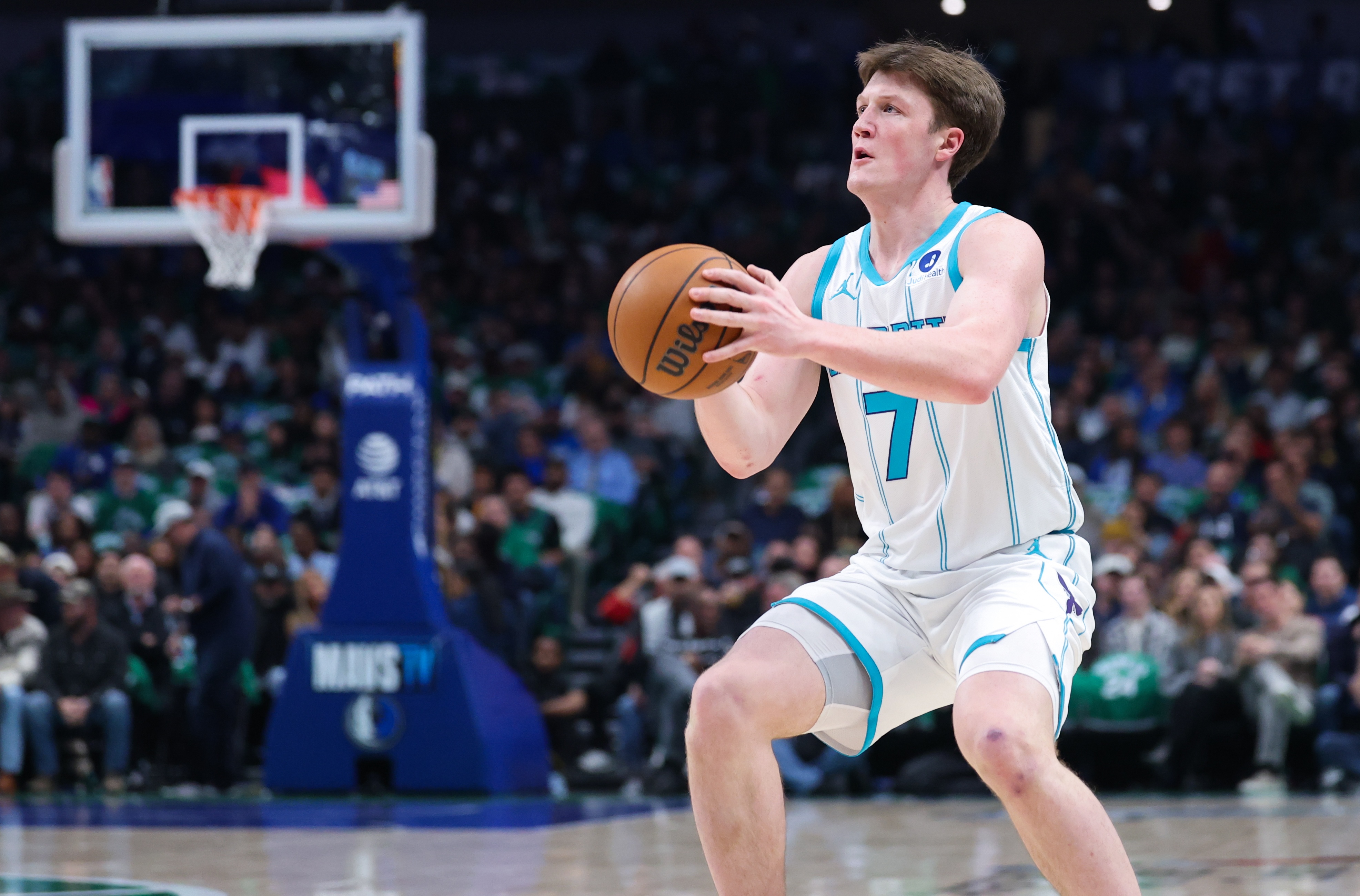 奇异果tv-调整能力极强！克尼佩尔第三节6中5&amp;三分4中3轰17分 上半场仅2分